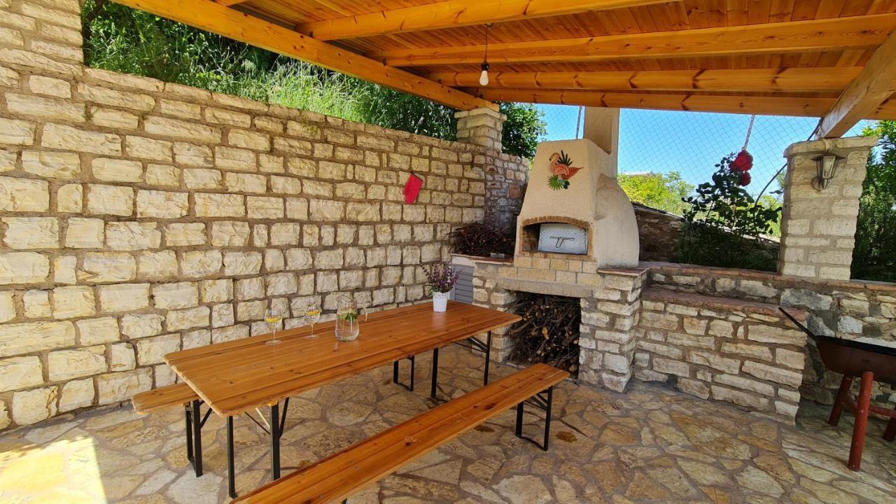 Village Home Next To The Sea Saranda Kültér fotó